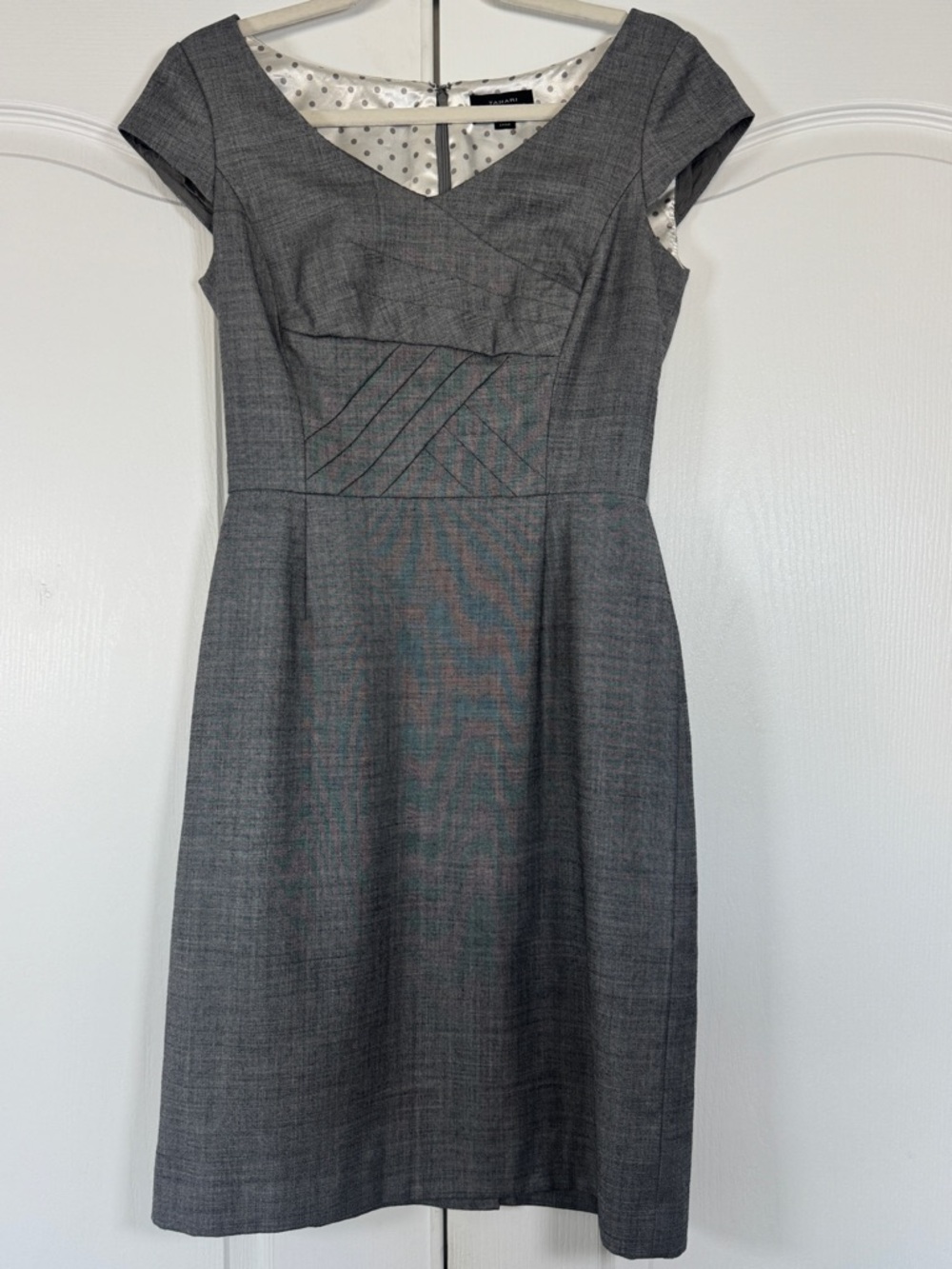 Tahari Arthur S. Levine Gray Wool Blend Cap Sleeve Sheath Dress Size 4 - Picture 2 of 13
